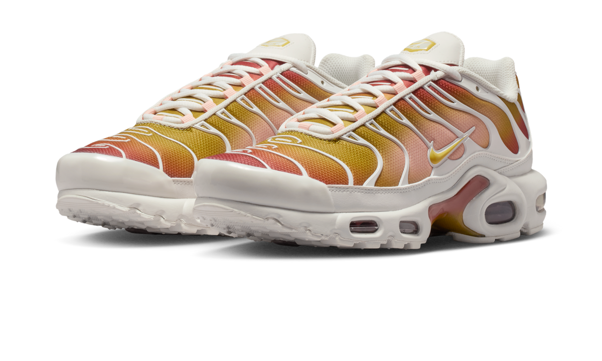 Overkicks - Nike Air Max Plus Rugged Orange Saturn Gold (DZ3670-007) - vista trasera