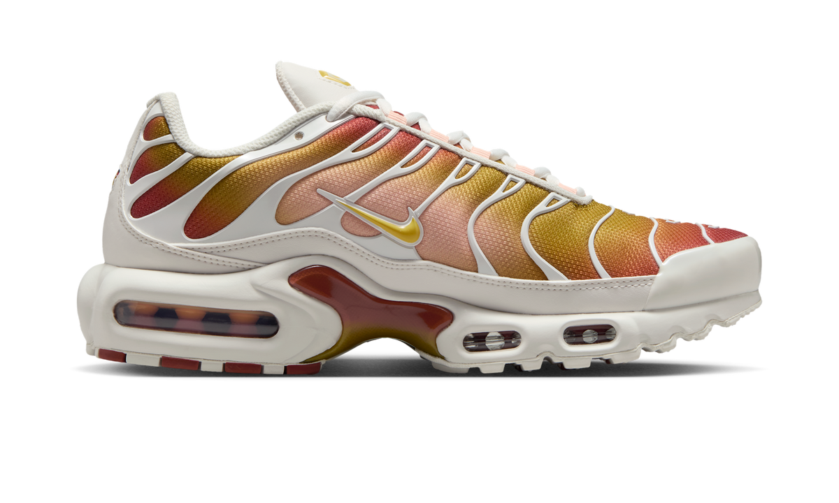 Overkicks - Nike Air Max Plus Rugged Orange Saturn Gold (DZ3670-007) - detalle suela