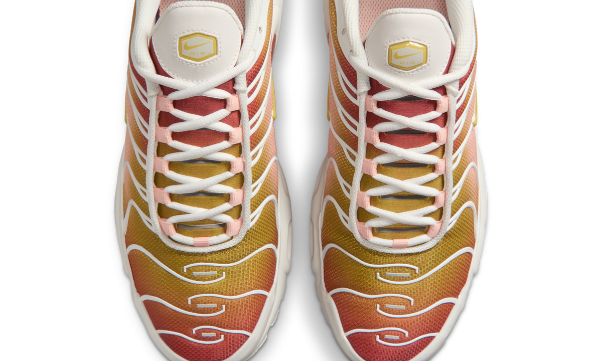 Overkicks - Nike Air Max Plus Rugged Orange Saturn Gold (DZ3670-007) - vista superior