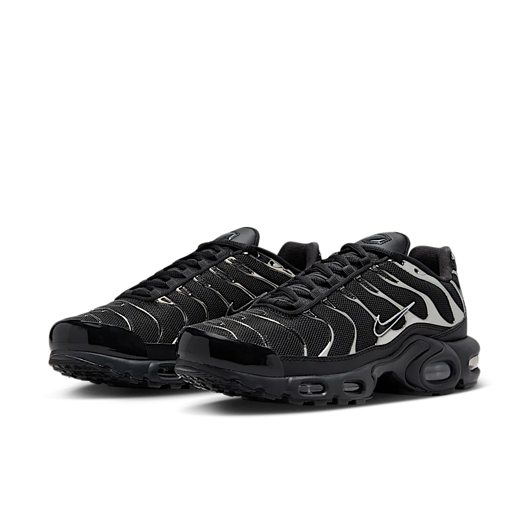 Overkicks - Nike Air Max Plus SE Black Chrome (HJ9743-001) - vista trasera