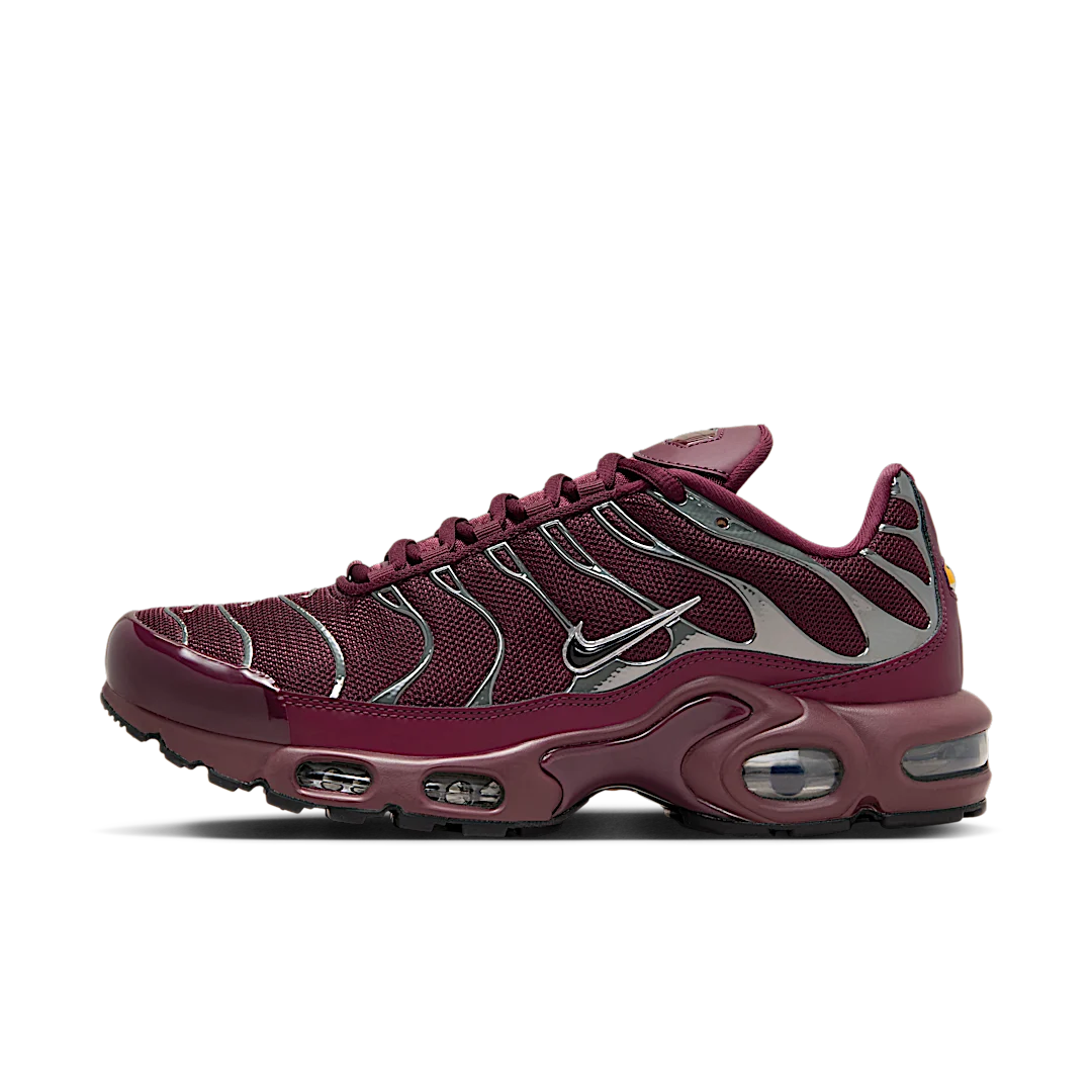 Overkicks - Nike Air Max Plus SE Night Maroon Metallic Silver (Womens) (HJ9743-600) - vista lateral