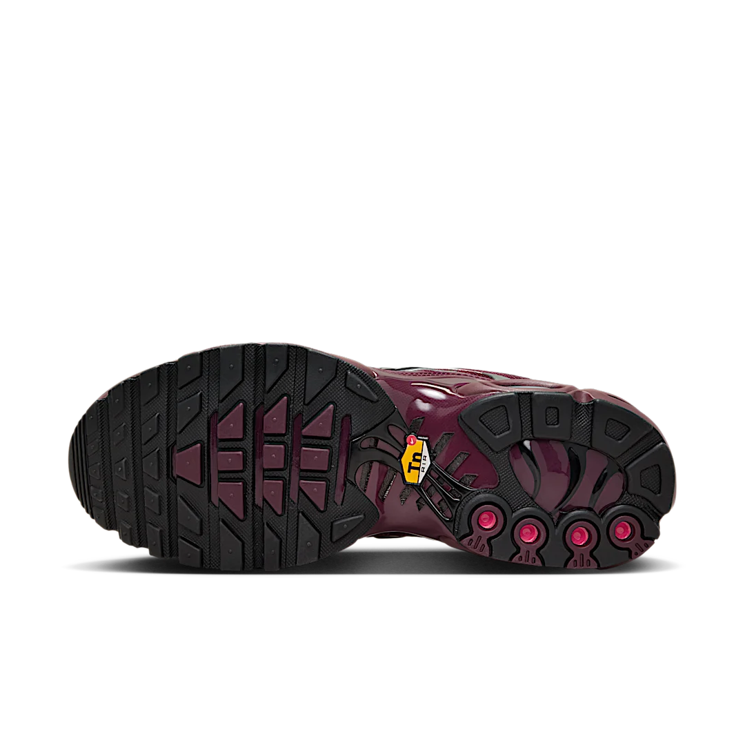 Overkicks - Nike Air Max Plus SE Night Maroon Metallic Silver (Womens) (HJ9743-600) - detalle suela