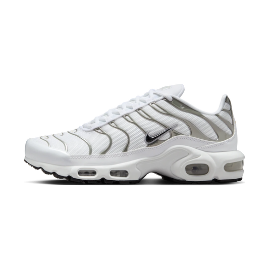 Overkicks - Nike Air Max Plus SE White Metallic Silver (Womens) (HJ9743-100) - vista lateral
