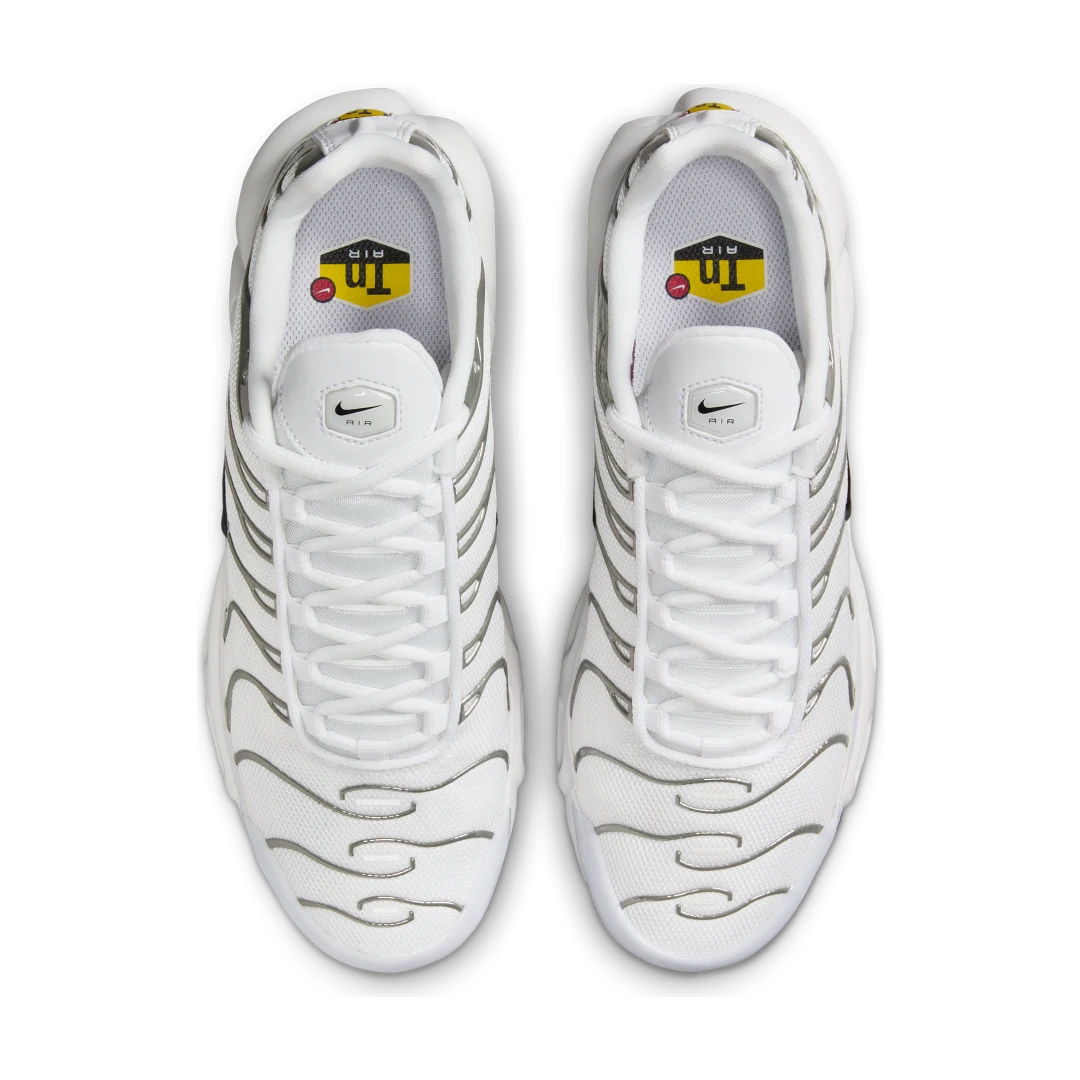 Overkicks - Nike Air Max Plus SE White Metallic Silver (Womens) (HJ9743-100) - par completo