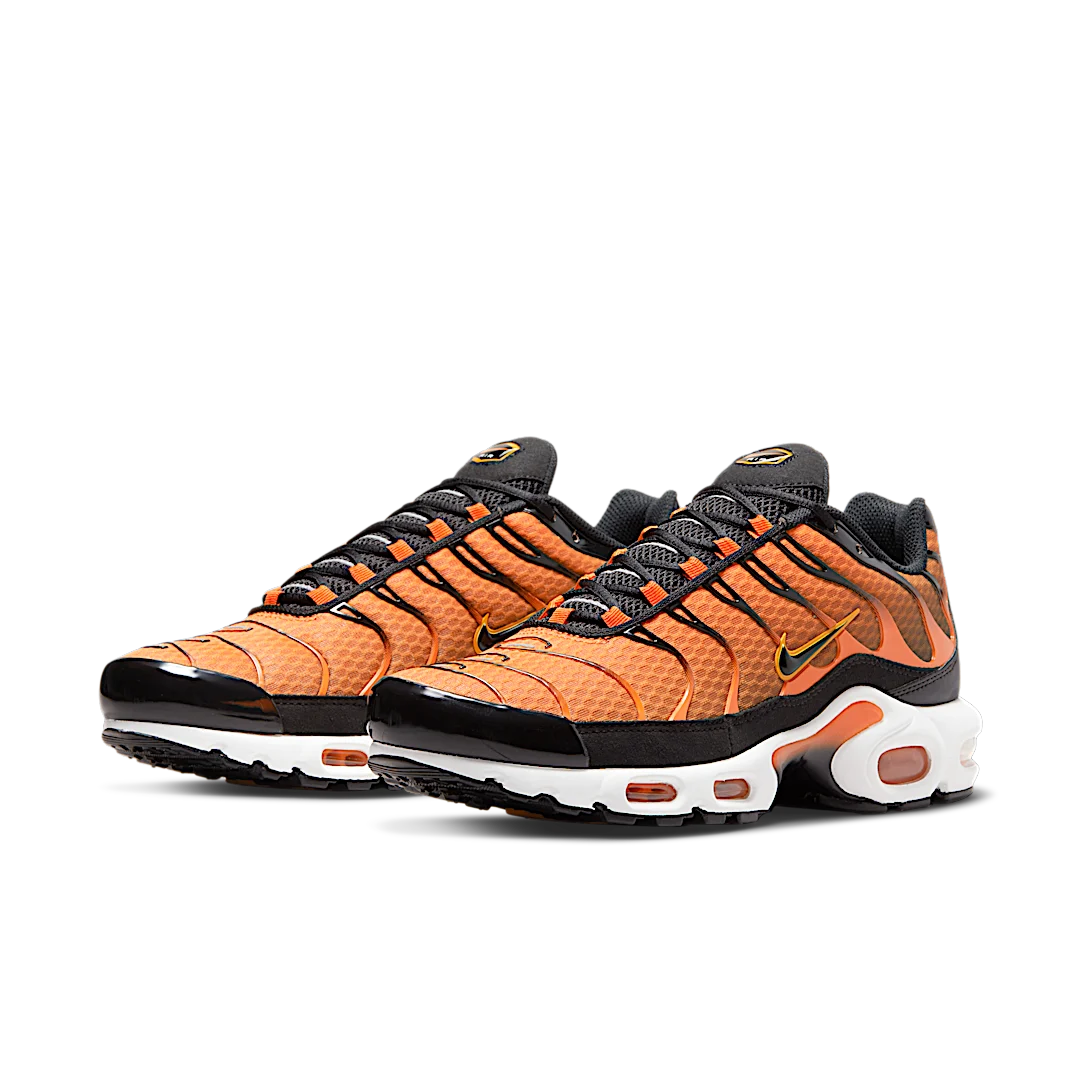 Overkicks - Nike Air Max Plus Safety Orange Black (DM0032-800) - vista trasera