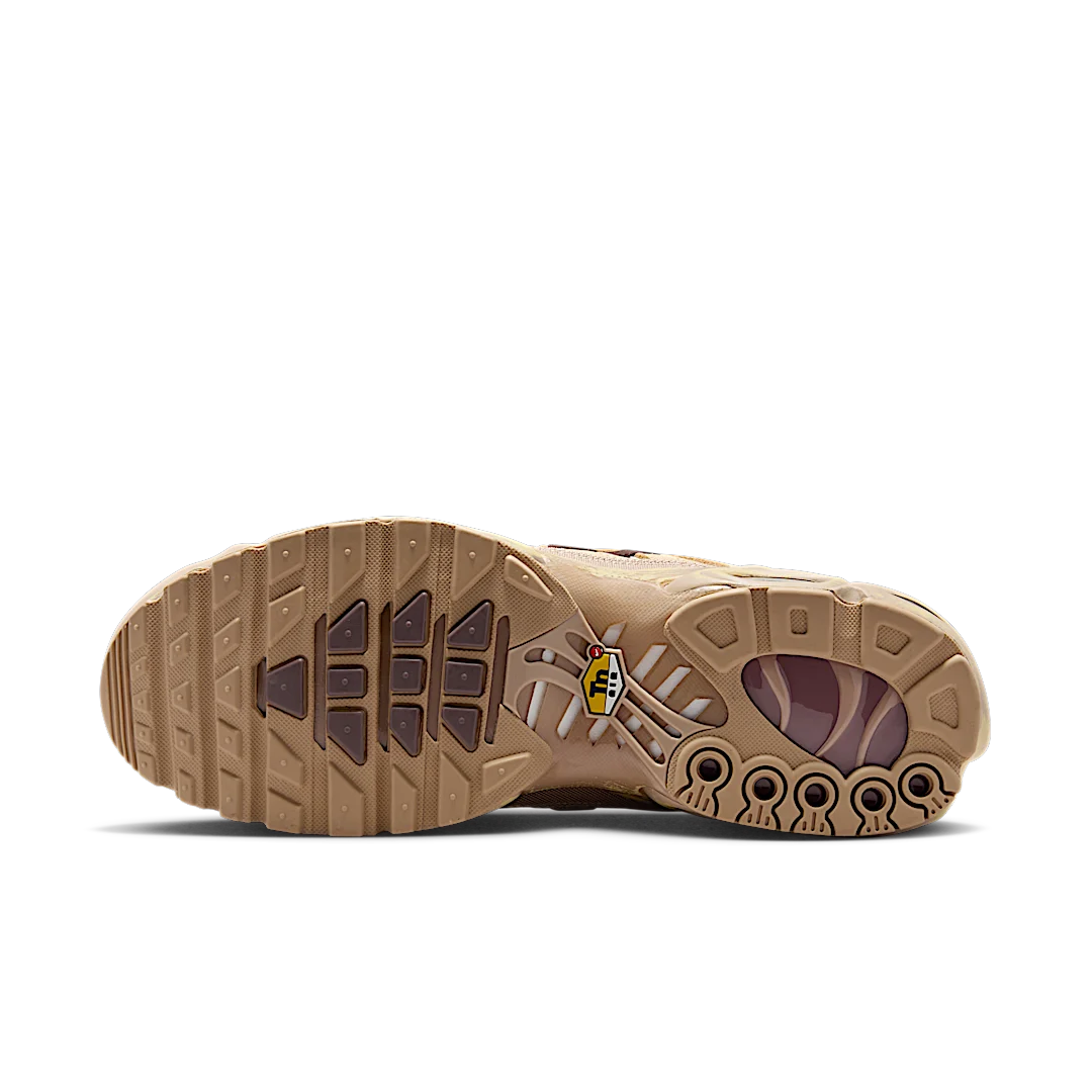 Overkicks - Nike Air Max Plus Sesame (FZ5049-222) - detalle suela