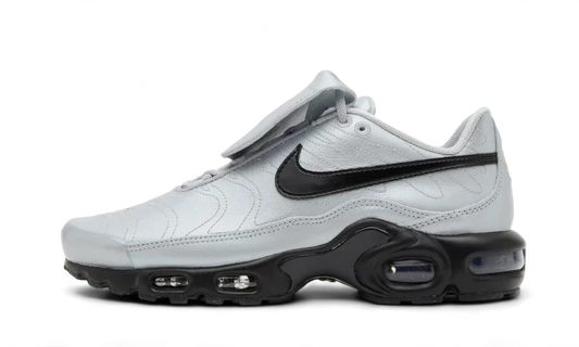 Overkicks - Nike Air Max Plus Tiempo Wolf Grey Black (HM6850-001) - vista lateral