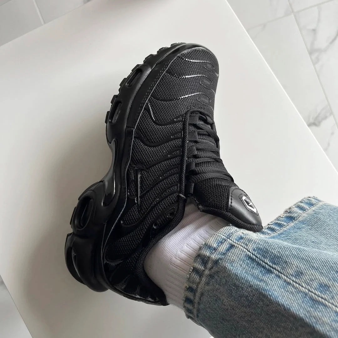 Overkicks - Nike Air Max Plus Triple Black (GS) (CD0609-001) - imagen 2