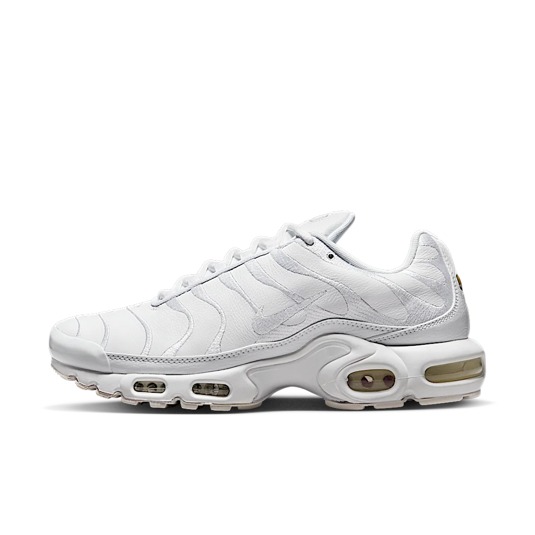 Overkicks - Nike Air Max Plus Triple White (AJ2029-100) - vista lateral