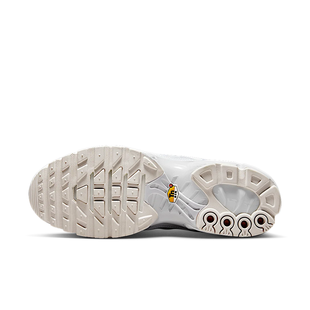 Overkicks - Nike Air Max Plus Triple White (AJ2029-100) - detalle suela