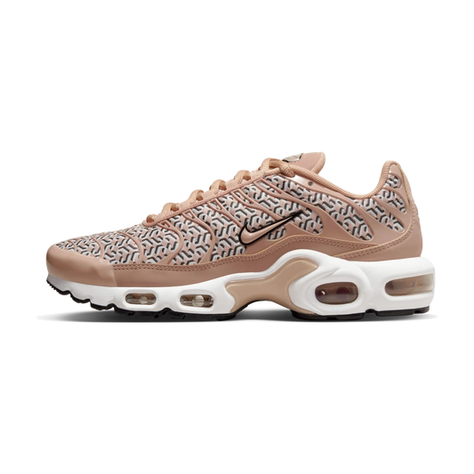 Overkicks - Nike Air Max Plus United in Victory (Womens) (FB2557-200) - vista lateral