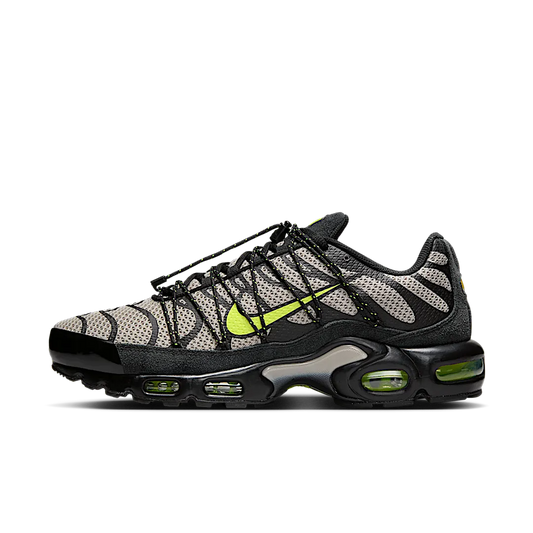 Overkicks - Nike Air Max Plus Utility Black College Grey Volt (FD0670-003) - vista lateral