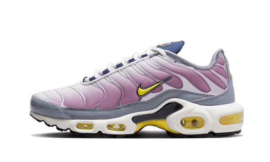 Overkicks - Nike Air Max Plus Violet Dust High Voltage (Womens) (FN8007-500) - vista lateral