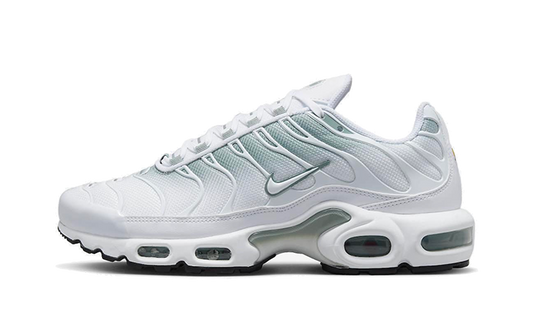 Overkicks - Nike Air Max Plus White Mica Green (Womens) (DZ3670-100) - vista lateral
