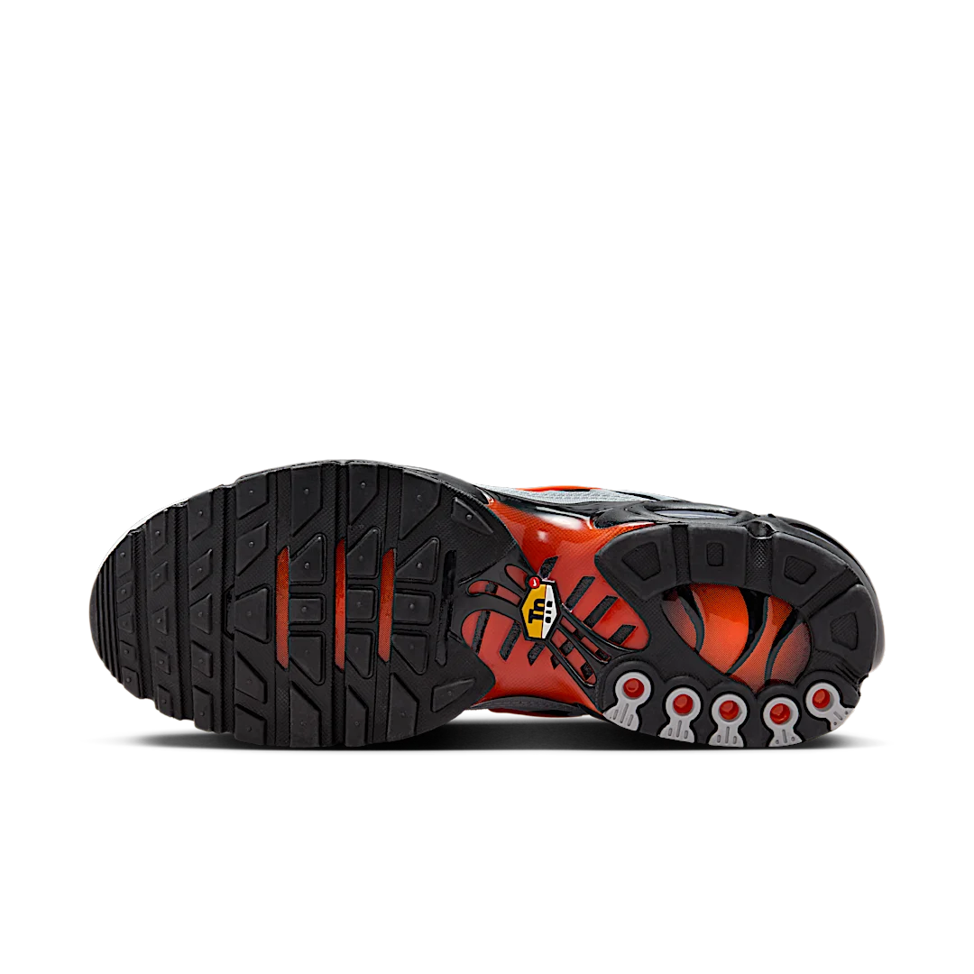 Overkicks - Nike Air Max Plus Wolf Grey Picante Red (DM0032-011) - detalle suela
