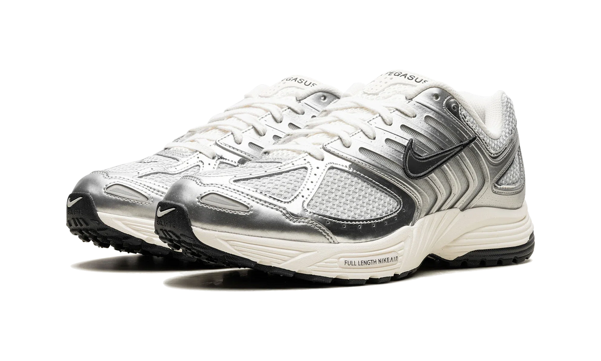 Overkicks - Nike Air Peg 2K5 Chrome (Womens) (HJ7310-025) - vista trasera