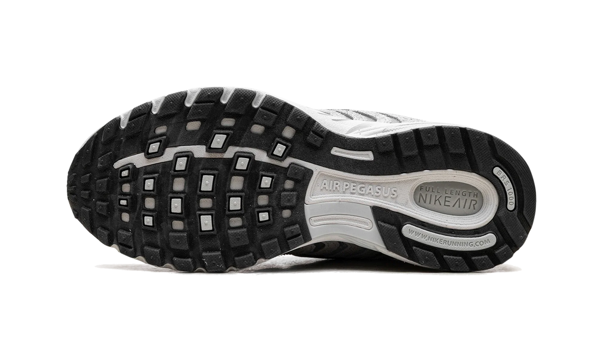 Overkicks - Nike Air Peg 2K5 Pure Platinum (Womens) (HJ5271-001) - vista superior