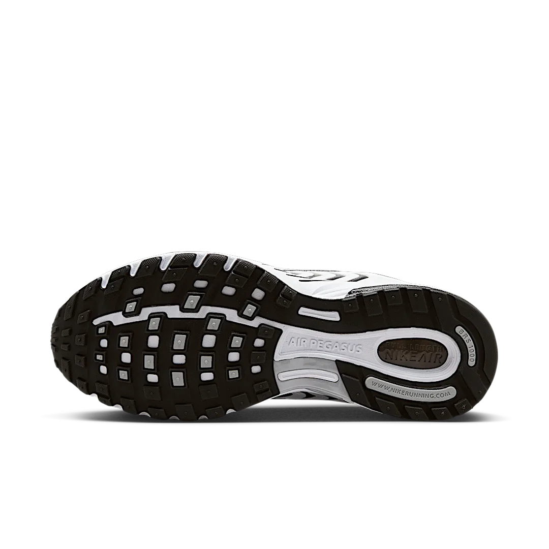 Overkicks - Nike Air Peg 2K5 White Black (FJ1909-100) - detalle suela