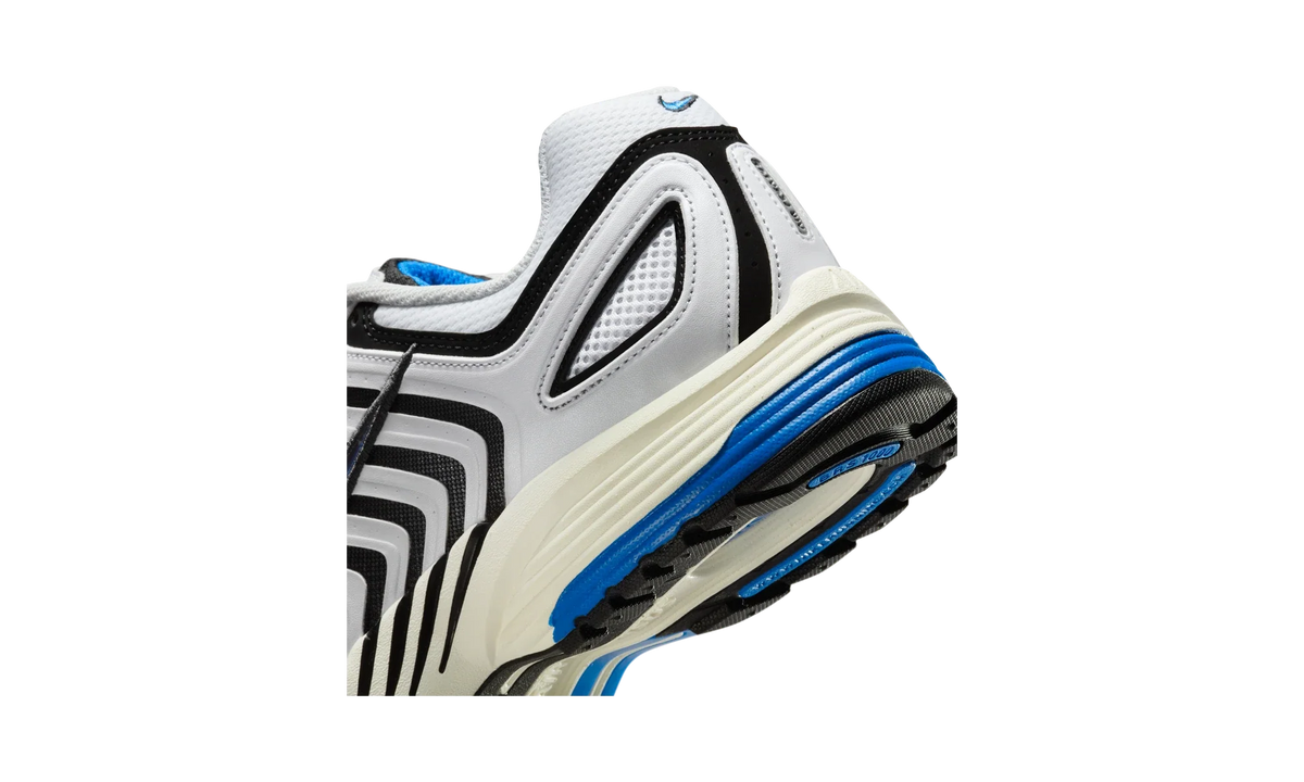 Overkicks - Nike Air Peg 2K5 White Black Photo Blue (IB3971-100) - detalle