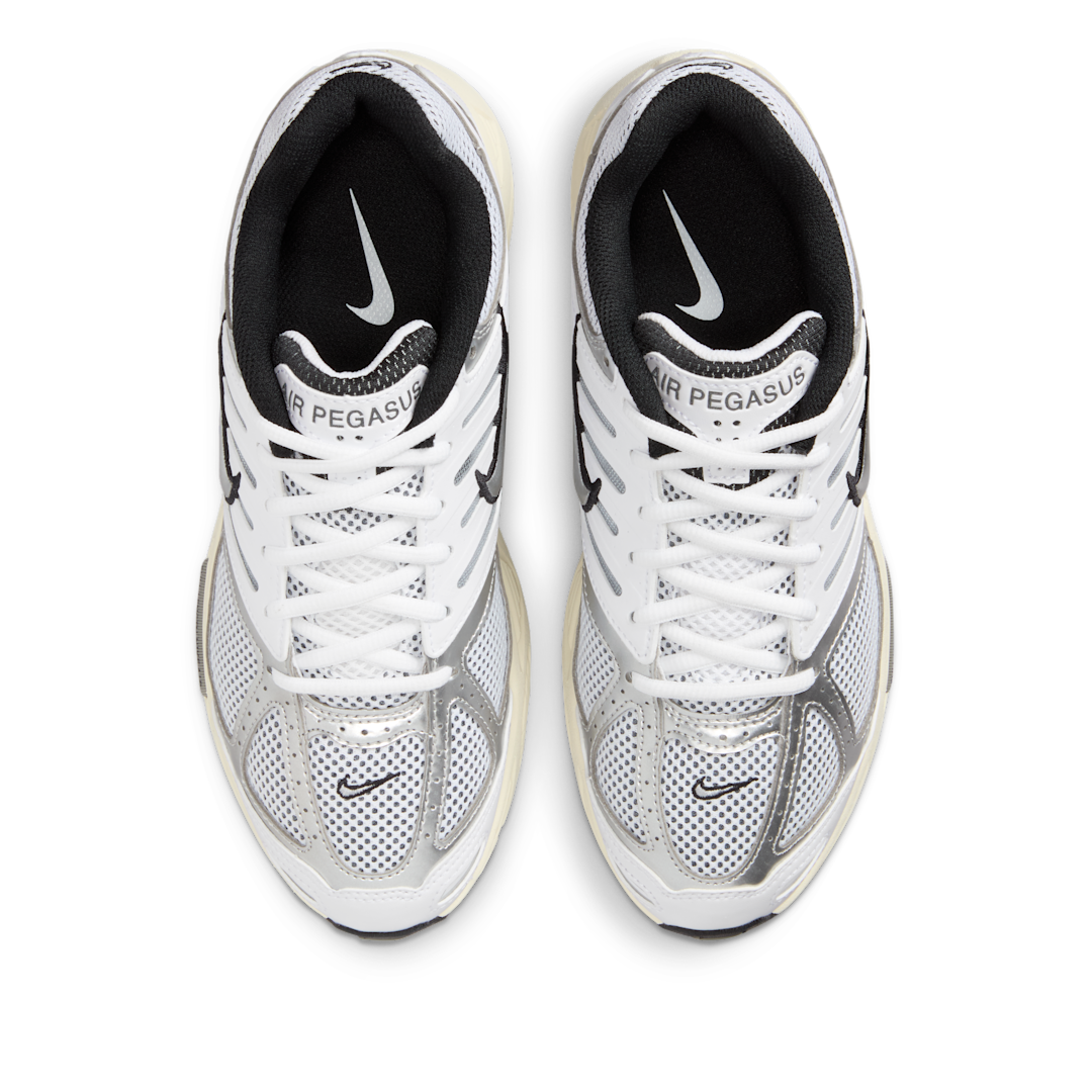 Overkicks - Nike Air Peg 2K5 White Coconut Milk Black Metallic Silver (Womens) (HQ1675-100) - par completo