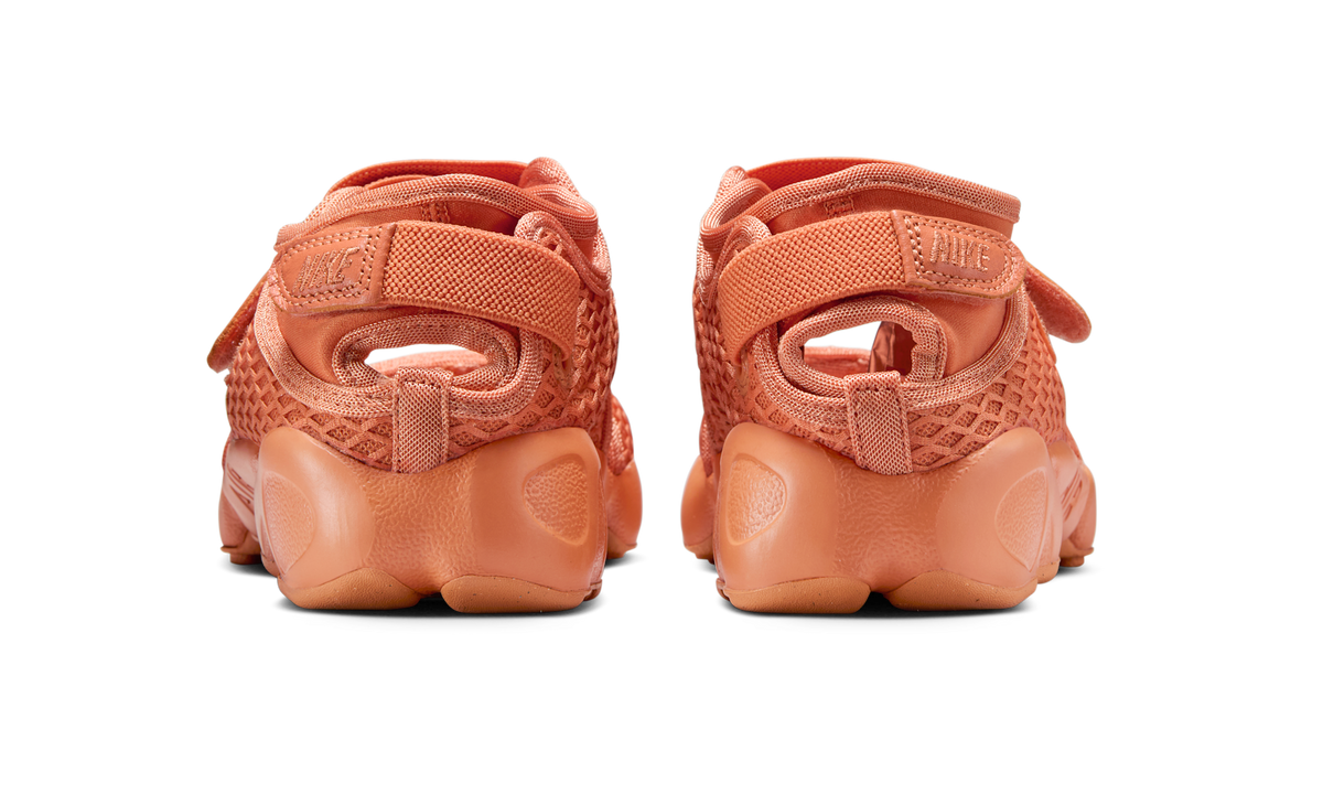 Overkicks - Nike Air Rift Healing Orange (Womens) (HM8288-800) - detalle talon