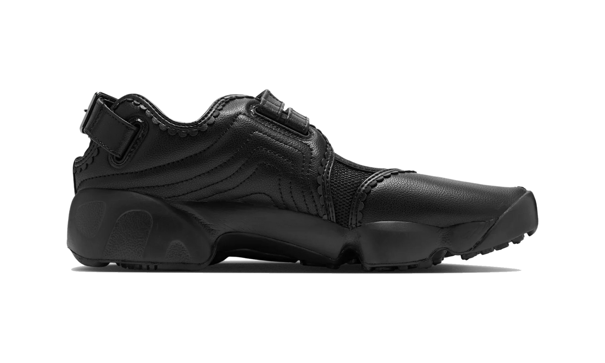 Overkicks - Nike Air Rift Triple Black Buckle Strap (Womens) (IB8881-001) - detalle suela