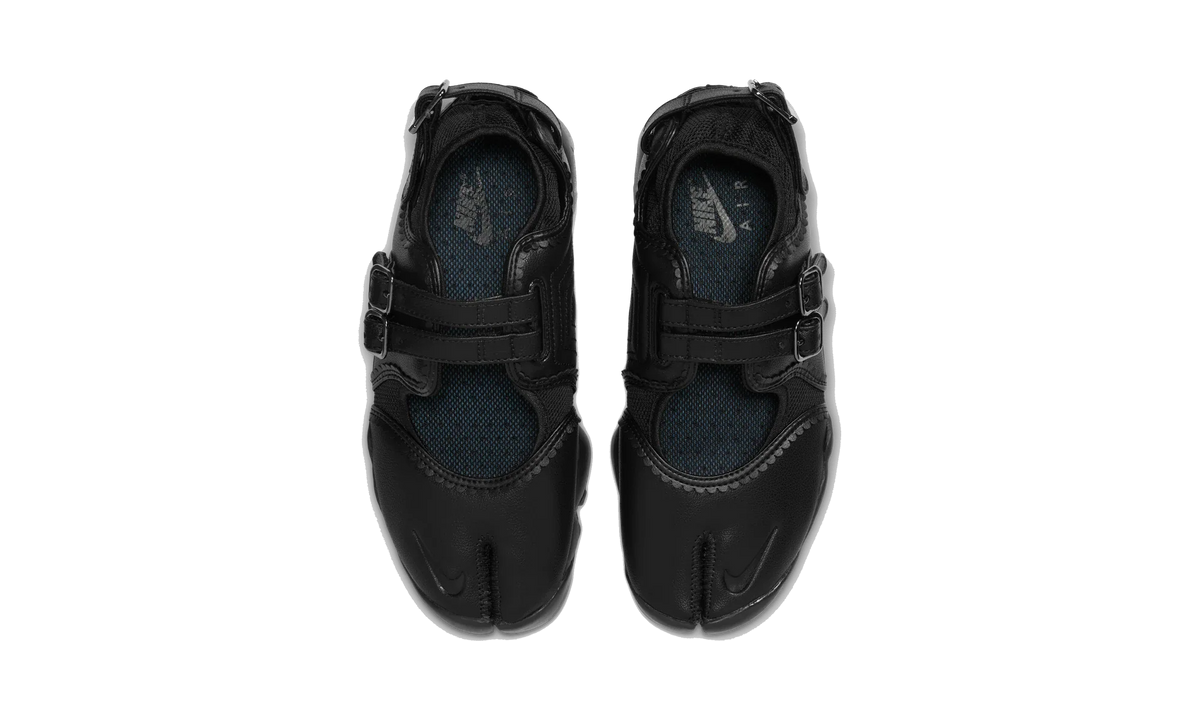 Overkicks - Nike Air Rift Triple Black Buckle Strap (Womens) (IB8881-001) - vista superior