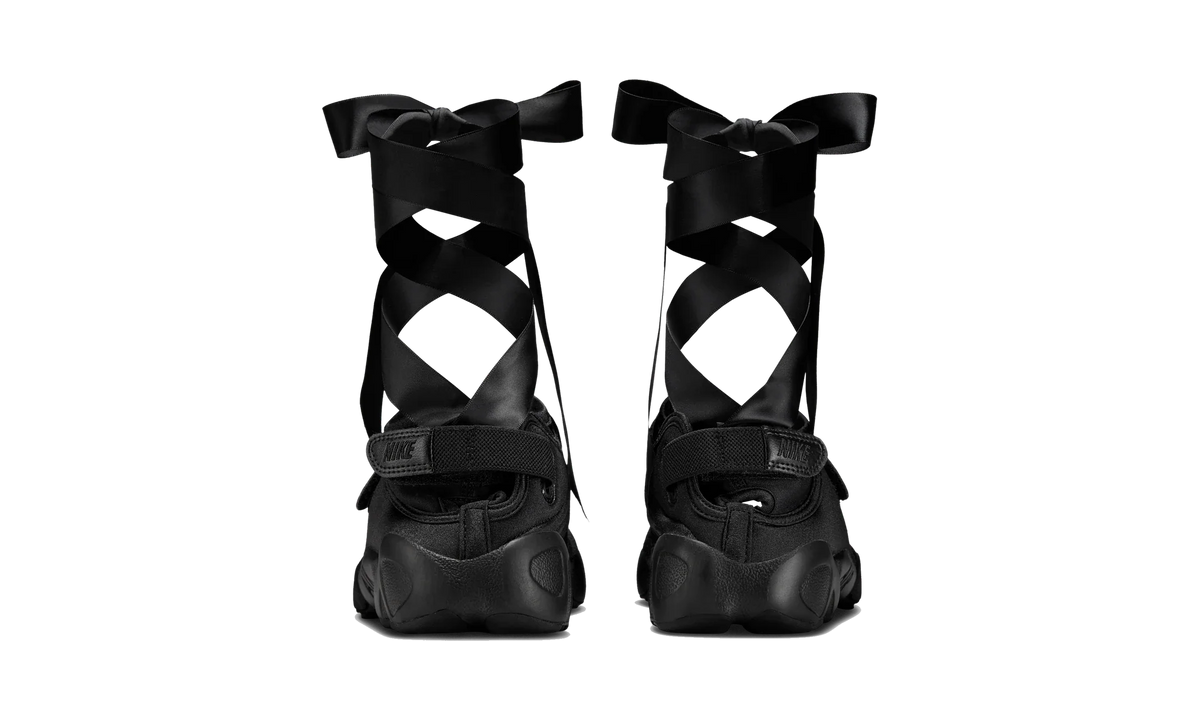 Overkicks - Nike Air Rift Triple Black Satin (Womens) (IH1990-010) - detalle talon