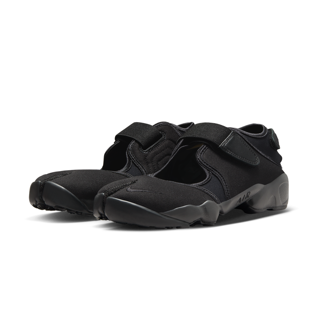 Overkicks - Nike Air Rift Triple Black (Womens) (HF5389-001) - vista trasera