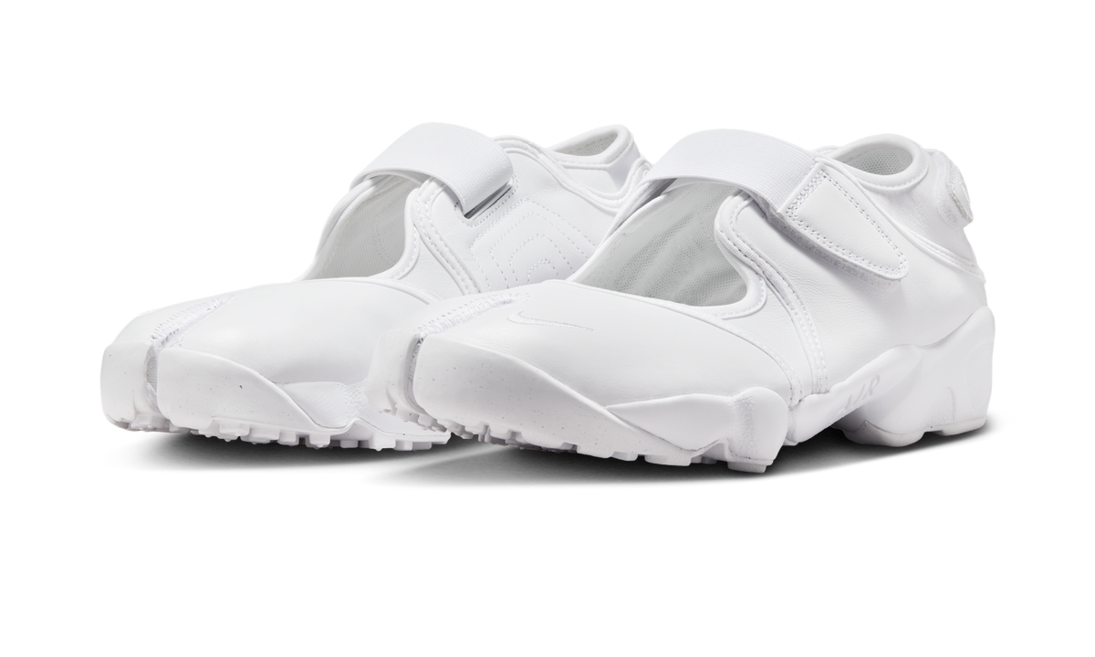 Overkicks - Nike Air Rift White (Womens) (HM5737-100) - vista trasera