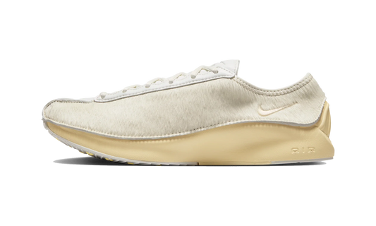 Overkicks - Nike Air Superfly LX Sail Soft Yellow Pony Hair (Womens) (HQ9148-100) - vista lateral