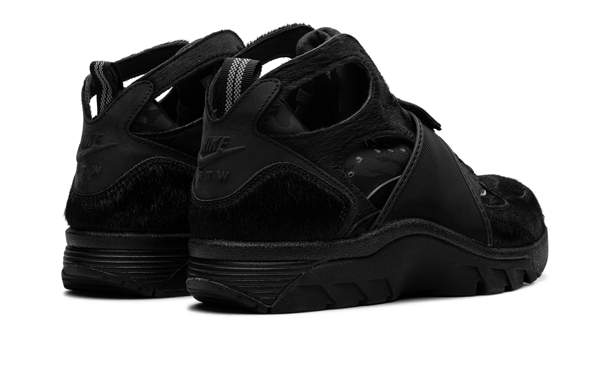 Overkicks - Nike Air Trainer Huarache Corteiz Black (FQ8793-003) - par completo