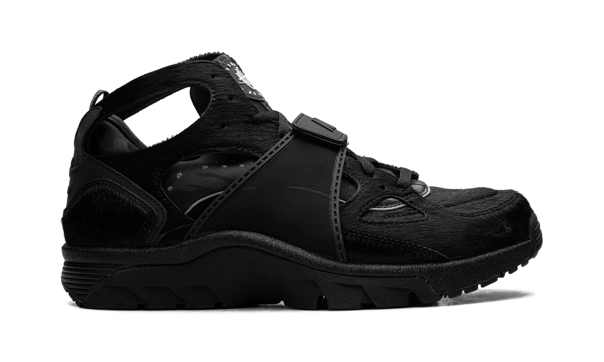 Overkicks - Nike Air Trainer Huarache Corteiz Black (FQ8793-003) - detalle talon