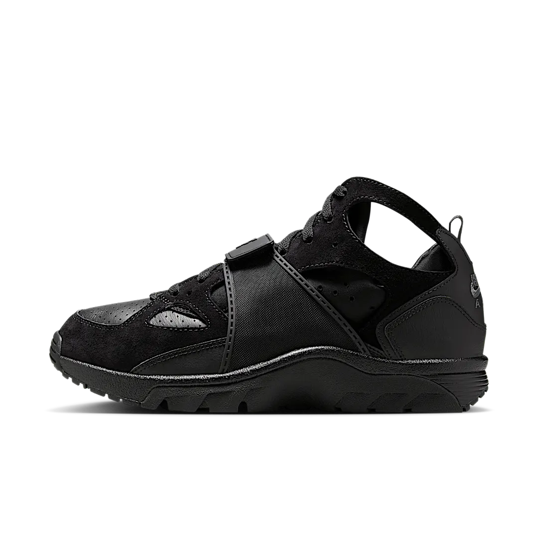 Overkicks - Nike Air Trainer Huarache Triple Black (IB0497-002) - vista lateral