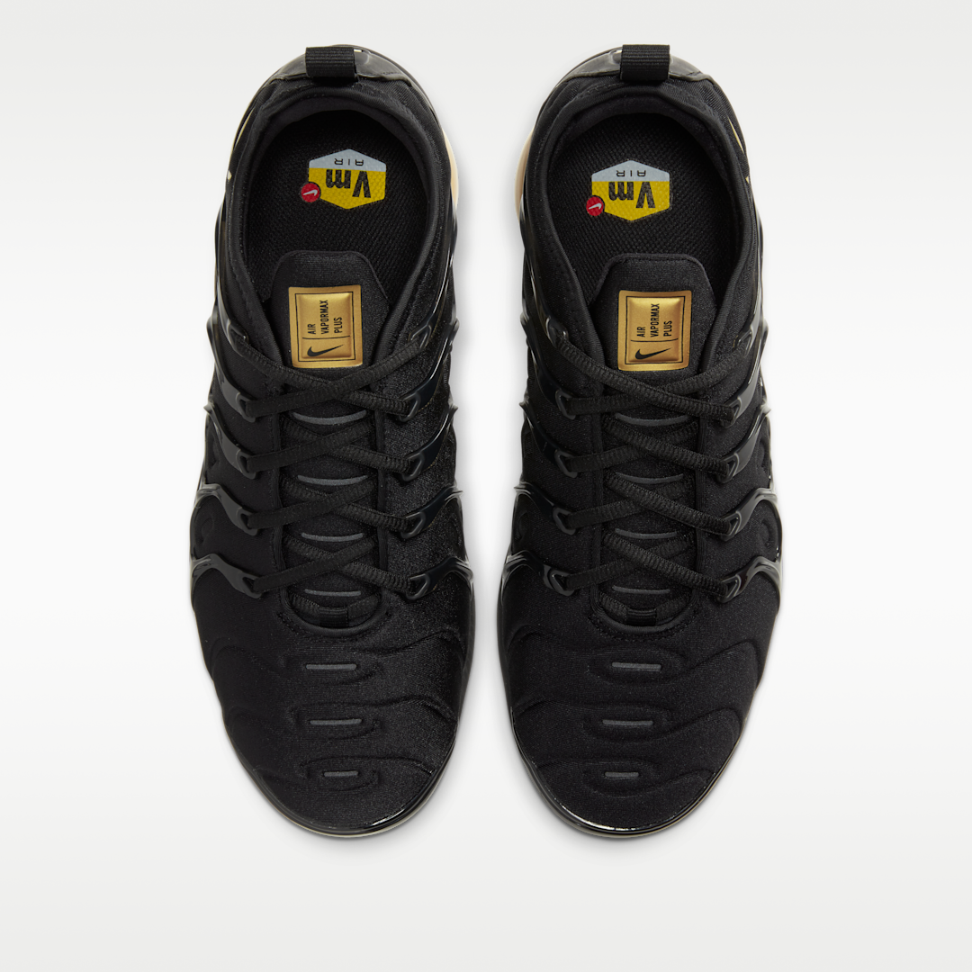 Overkicks - Nike Air VaporMax Plus Black Metallic Gold (CW7299-001) - par completo