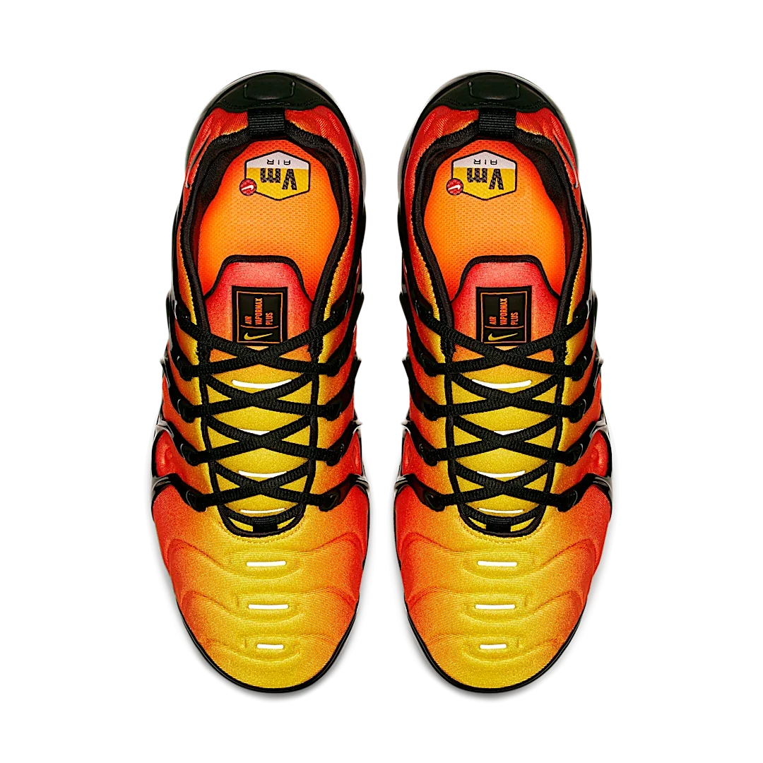 Overkicks - Nike Air VaporMax Plus Black Orange Crimson (924453-006) - par completo