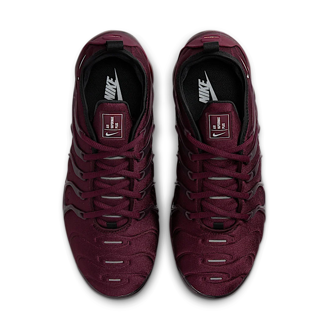Overkicks - Nike Air VaporMax Plus Night Maroon (FN6850-681) - par completo