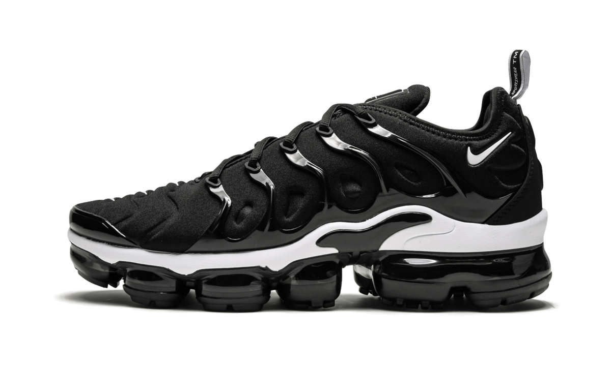 Overkicks - Nike Air VaporMax Plus Overbranding Black (924453-011) - vista lateral