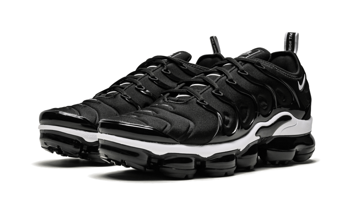 Overkicks - Nike Air VaporMax Plus Overbranding Black (924453-011) - vista trasera