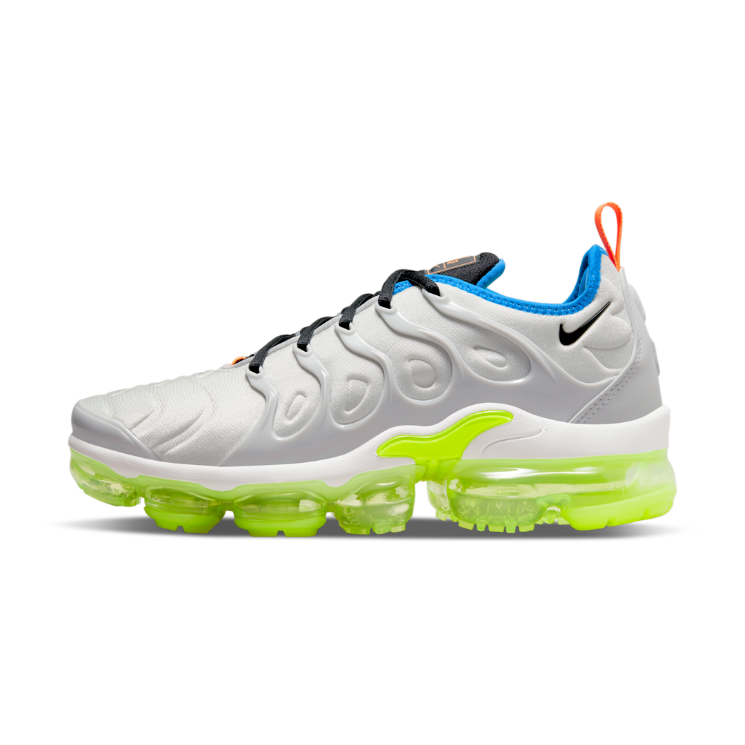 Overkicks - Nike Air VaporMax Plus Photon Dust Volt (Womens) (DQ4695-001) - vista lateral