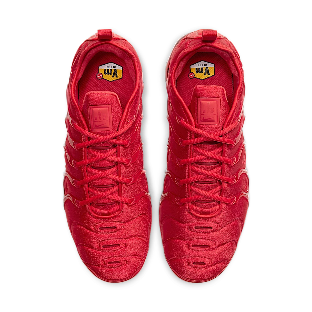 Overkicks - Nike Air VaporMax Plus Triple Red (CW6973-600) - par completo