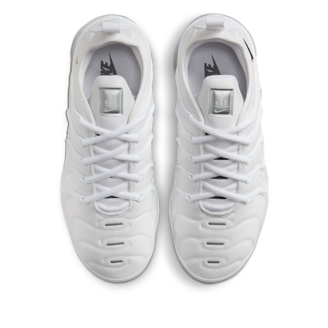 Overkicks - Nike Air VaporMax Plus White Chrome (Womens) (FQ8895-100) - vista trasera