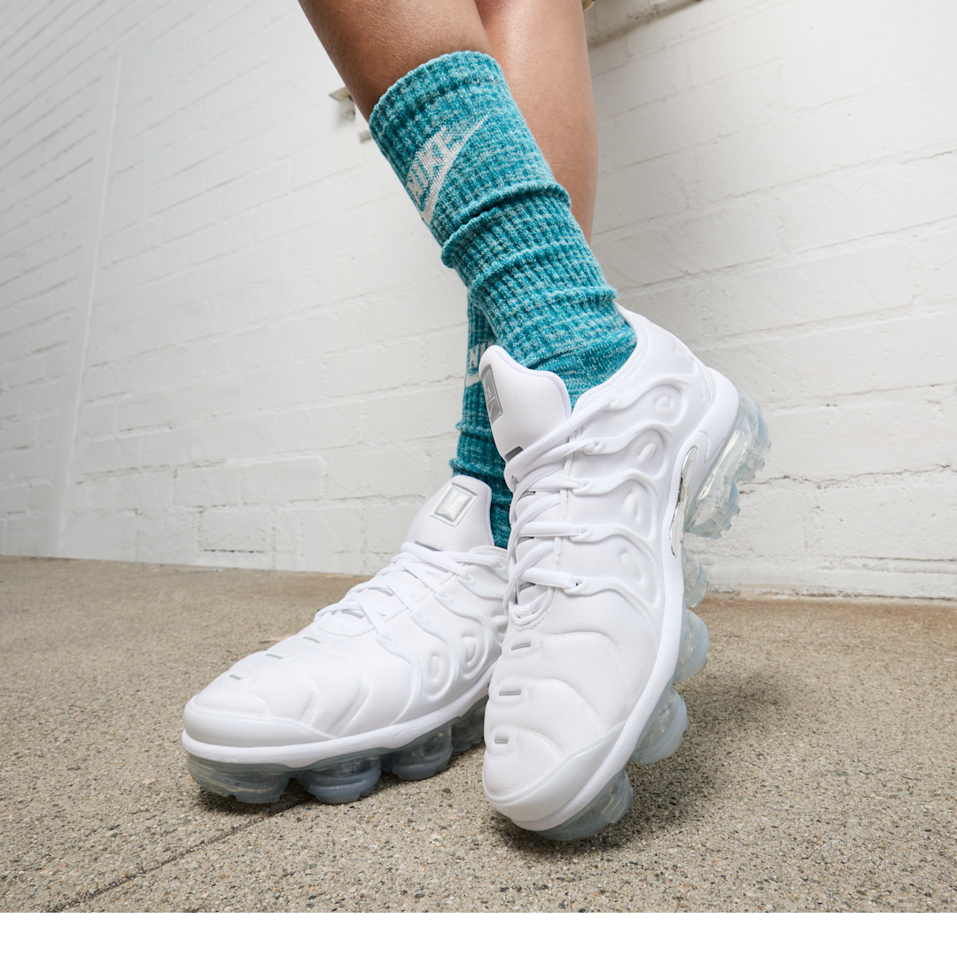 Overkicks - Nike Air VaporMax Plus White Chrome (Womens) (FQ8895-100) - detalle suela