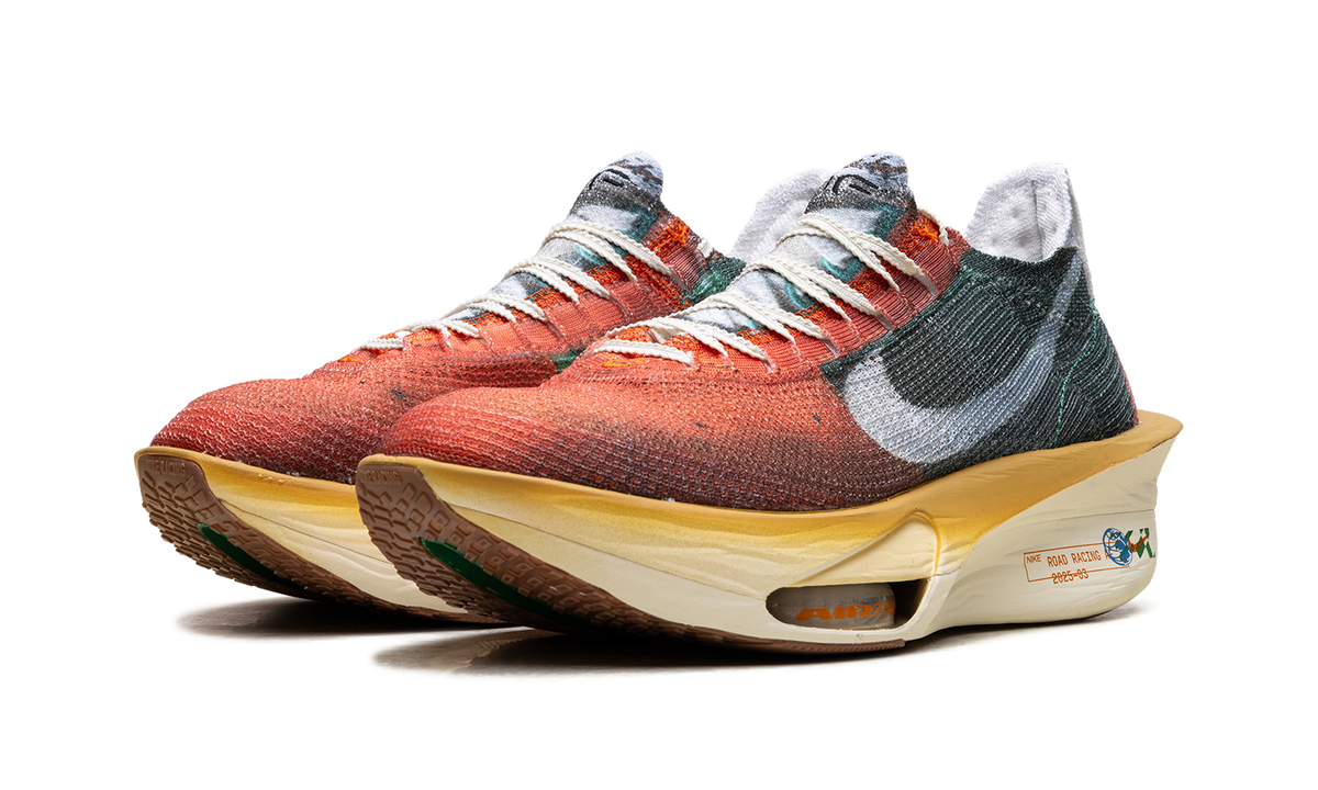 Overkicks - Nike Air Zoom Alphafly Next% 3 International Running Pack The Sting (IH3575-999) - vista trasera