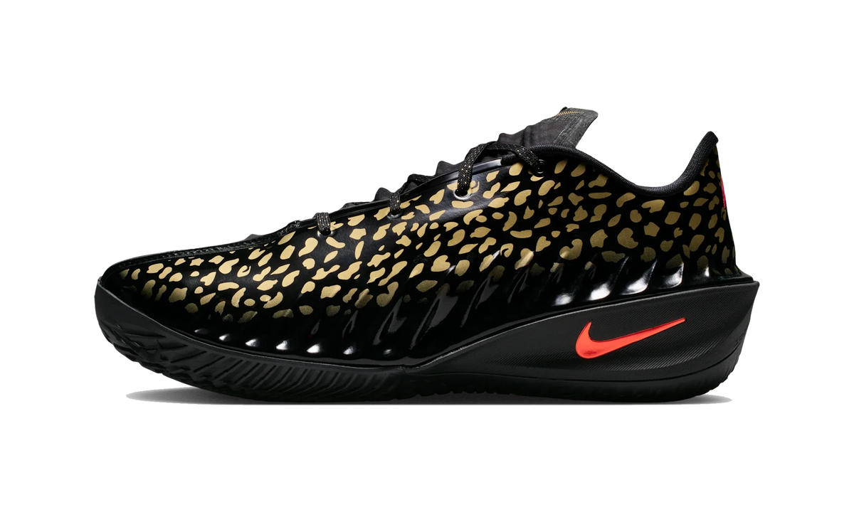 Overkicks - Nike Air Zoom GT Cut 4 Victor Wembanyama Gold Panther (IU1960-001) - vista lateral