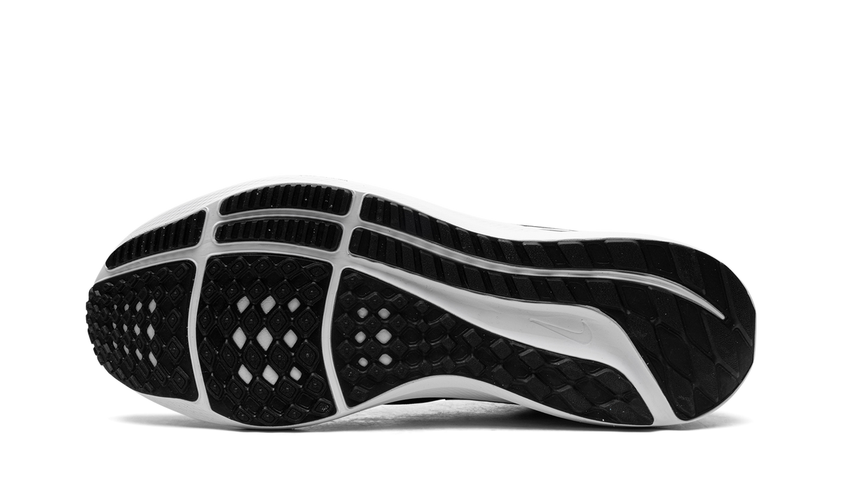 Overkicks - Nike Air Zoom Pegasus 39 Black White (DH4071-001) - detalle suela