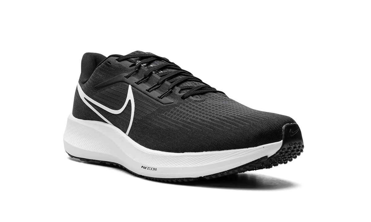 Overkicks - Nike Air Zoom Pegasus 39 Black White (DH4071-001) - detalle talon