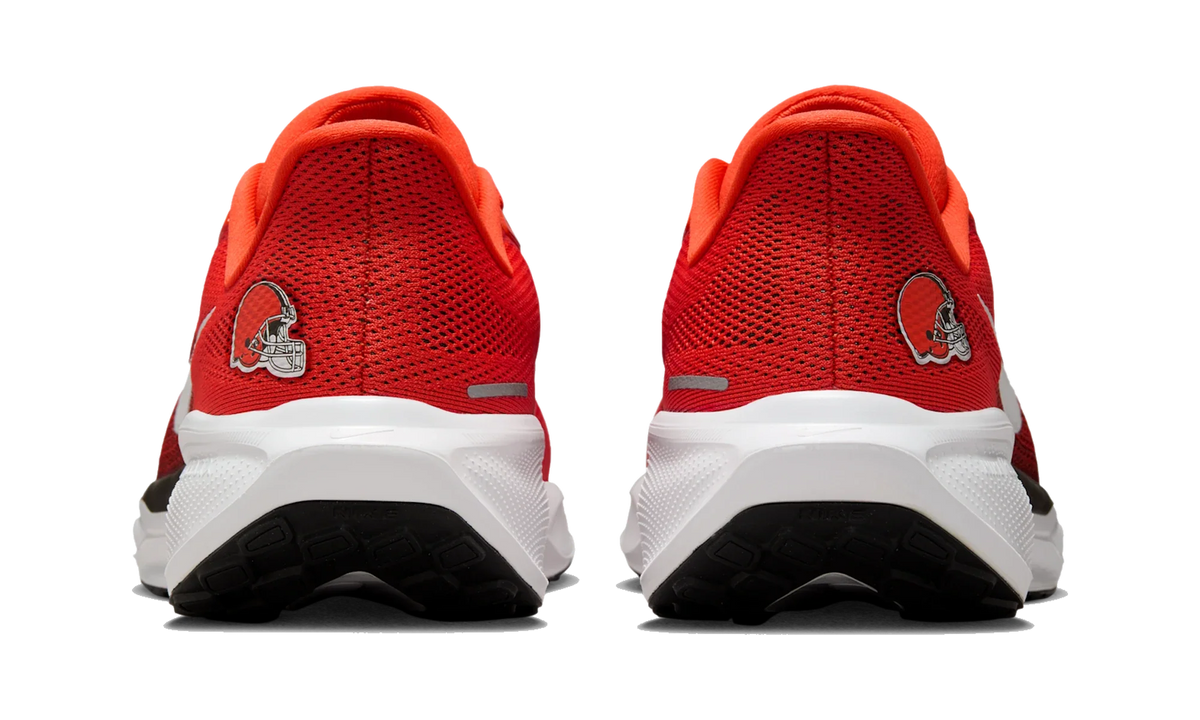Overkicks - Nike Air Zoom Pegasus 41 Cleveland Browns (2025) (IB3202-800) - detalle talon