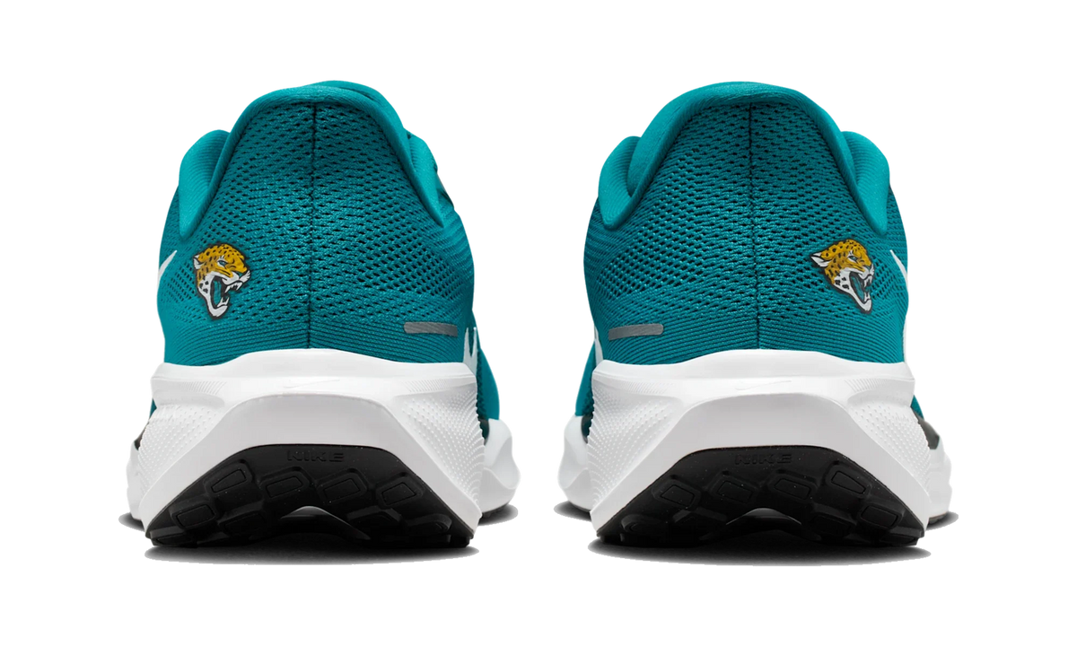 Overkicks - Nike Air Zoom Pegasus 41 Jacksonville Jaguars (2025) (IB3196-400) - detalle talon