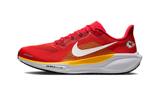 Overkicks - Nike Air Zoom Pegasus 41 Kansas City Chiefs (2025) (IB3209-600) - vista lateral